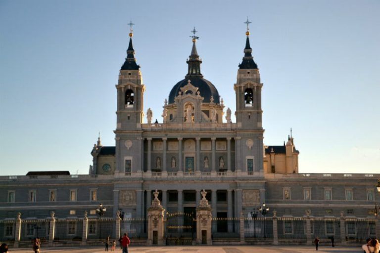 Que hacer hoy en Madrid gratis 2024 15 Entrada gratuita a la Catedral de Madrid en Madrid