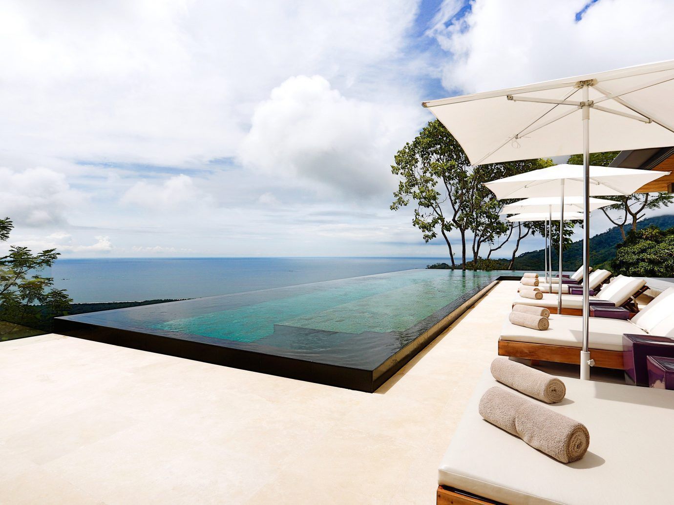 Infinity Pools o Piscinas Infinitas, todo lo que necesitas saber 18 Piscina infinita en Kura Design Villas, en Costa Rica