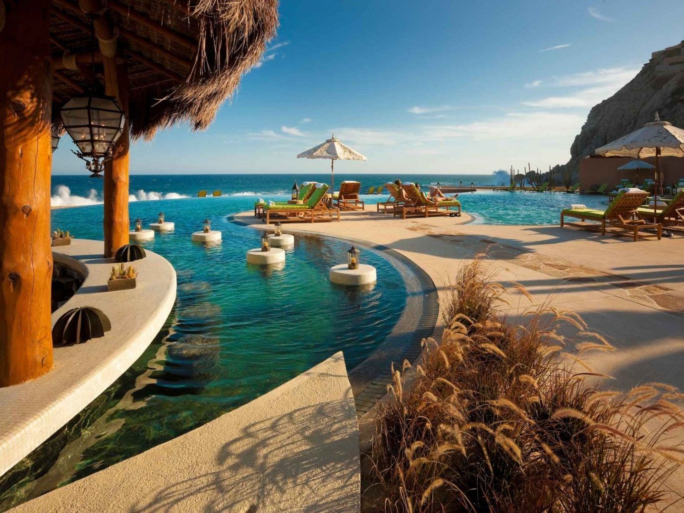 Infinity Pools o Piscinas Infinitas, todo lo que necesitas saber 20 Piscina infinita en el complejo turístico del Pedregal en México