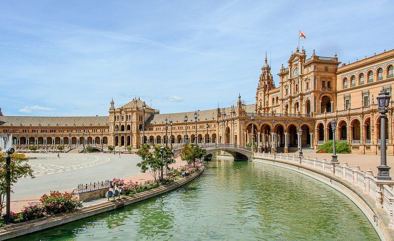 Descubre los Mejores Destinos para Viajar en España en Enero 2024 4 ciudades mas baratas de europa Sevilla