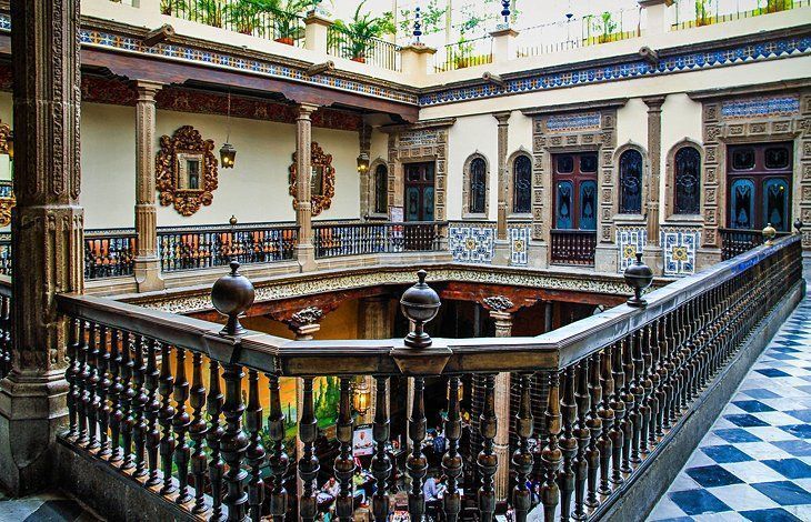 16 cosas que ver en Ciudad de México, Guía de Viaje 14 La Casa de los Azulejos