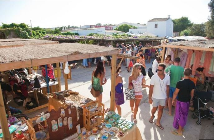 Alquiler de motos en Formentera al mejor precio 6 mercados de artesania de Formentera