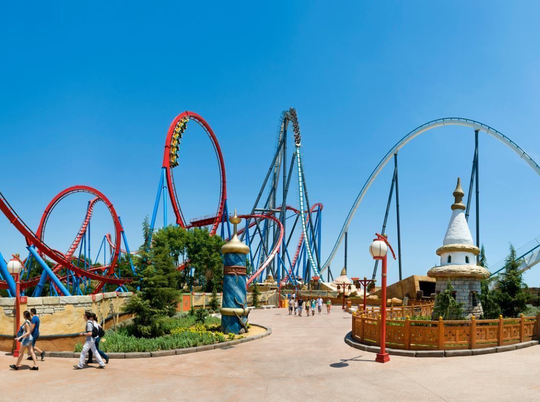 Los parques temáticos imprescindibles en España: Una experiencia única para toda la familia 4 PortAventura Park: Diversión para toda la familia