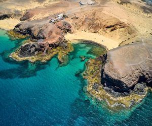 TOP 8 Playas Tranquilas para Parejas en Lanzarote