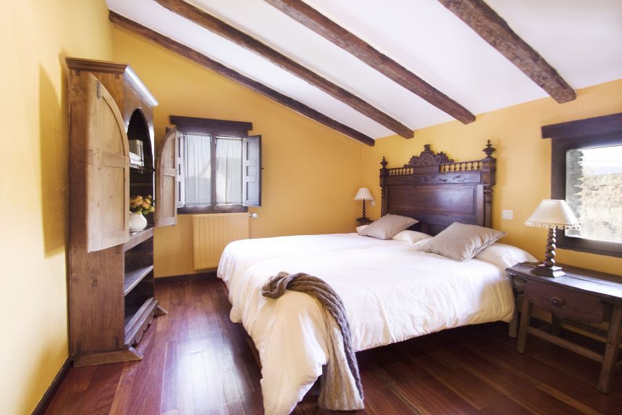 La Pizarra Negra: Casa Rural para grupos en Guadalajara 3 Experiencia y Confort en un Entorno Único