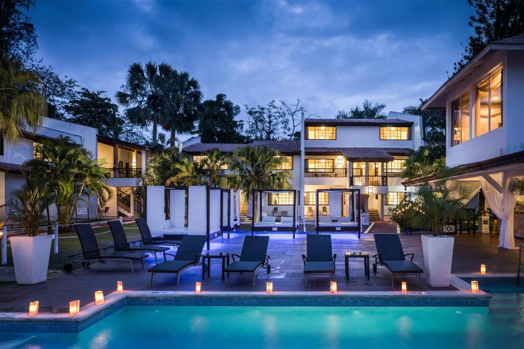Aniversarios y Experiencias Románticas en República Dominicana 4 BLUEBAY VILLAS DORADAS