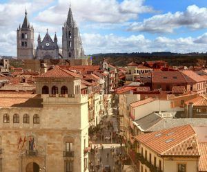 Guía Completa: Qué Ver en León en 2 Días – Los Mejores Sitios y Actividades