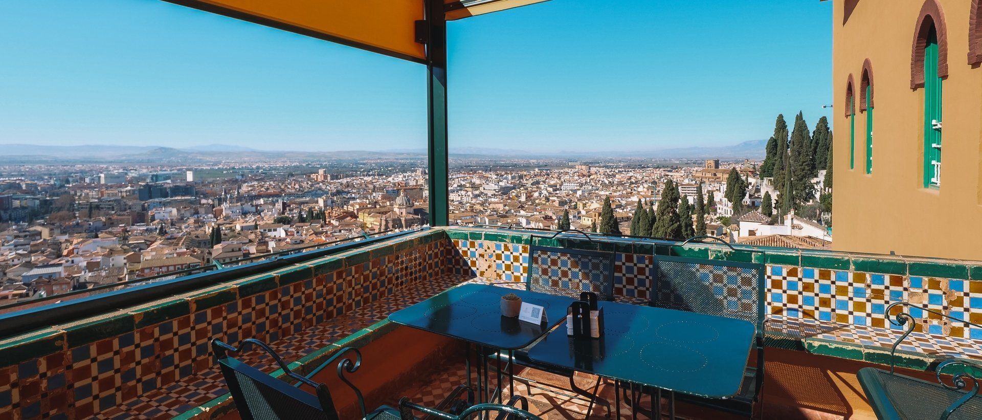 La Alhambra de Granada y otras joyas ocultas 4 terraza del Hotel Alhambra Palace