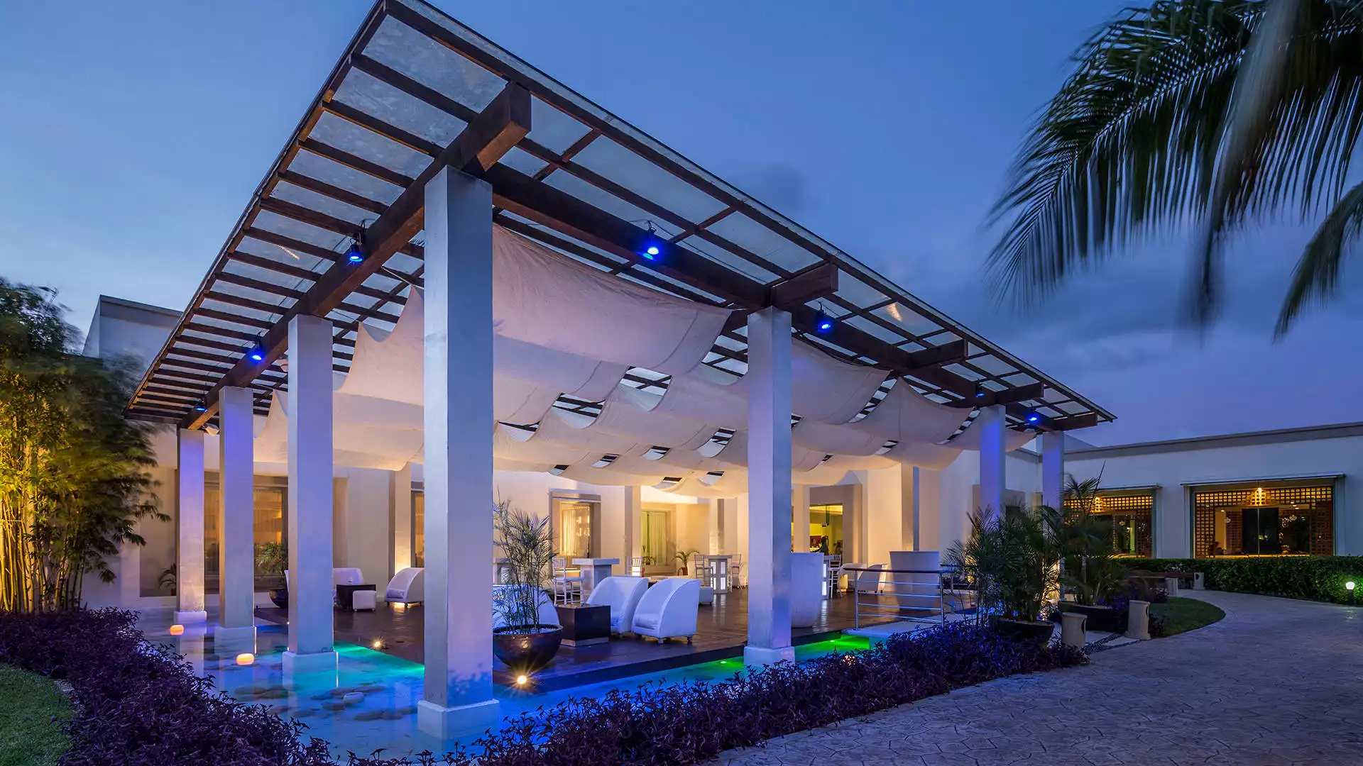 Explora Riviera Maya: Aventura, Naturaleza y Deportes Acuáticos 4 Descubre el Resort All Inclusive ideal para familias y parejas en la Riviera Maya