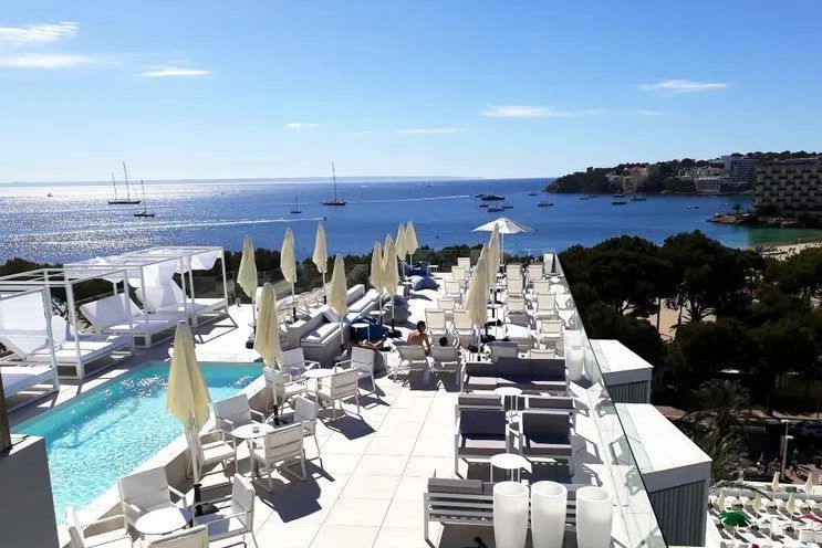 Explora las Boutiques de Moda en Mallorca y Relájate en el Lujoso Mare Hotel de Palmanova 5 Disfruta de tu Estancia en el Mare Hotel de Palmanova