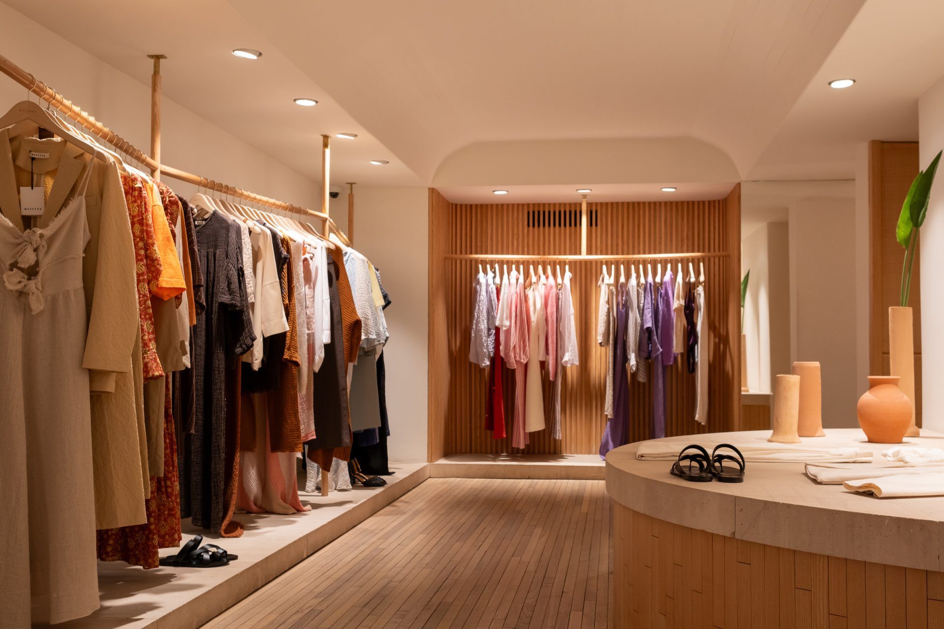 Explora las Boutiques de Moda en Mallorca y Relájate en el Lujoso Mare Hotel de Palmanova 3 Masscob Best womenswear in Palma Top fashion stores 0434