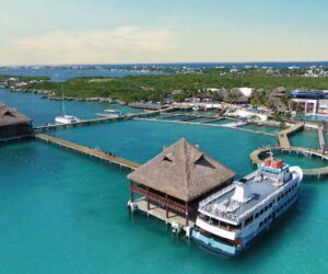 Explora Isla Mujeres: Aventuras con Delfines y Más