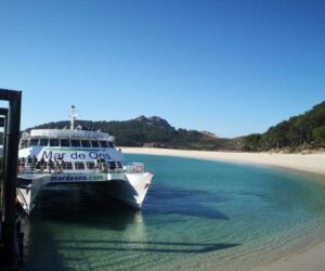 Descubre el paraíso de las Rías Baixas en un crucero por la Isla de Ons y las Islas Cíes