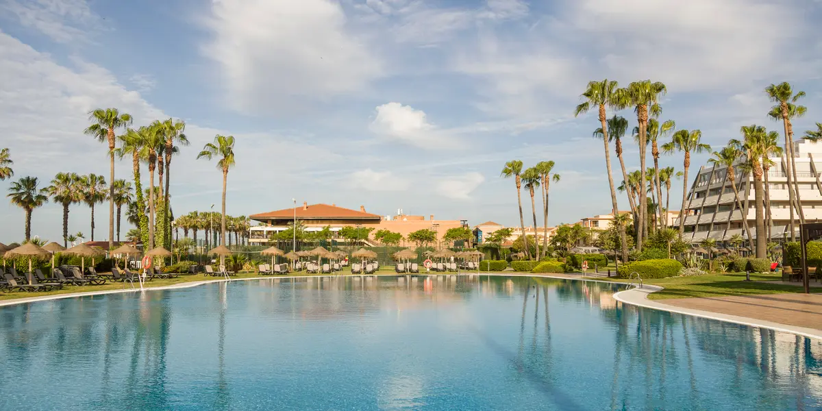 ¡Reserva Ahora y Ahorra un 35% en Tu Verano 2025 con los Hoteles ILUNION! 2 descuento hoteles Ilunion